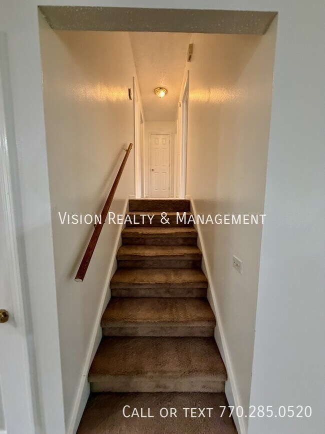 Building Photo - 130 Tyler Ln