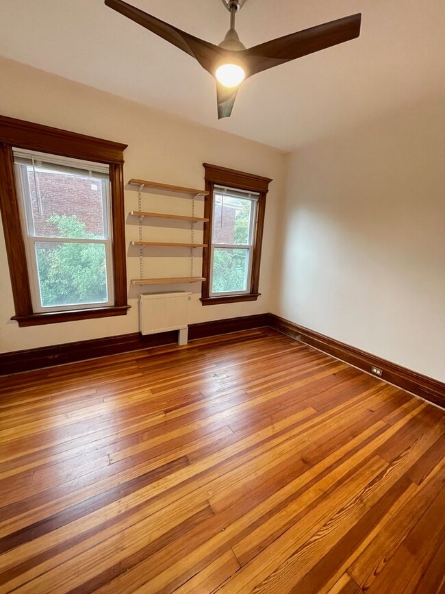 Building Photo - Renovated 3 Bedroom 2 Bathroom House Across From The Park