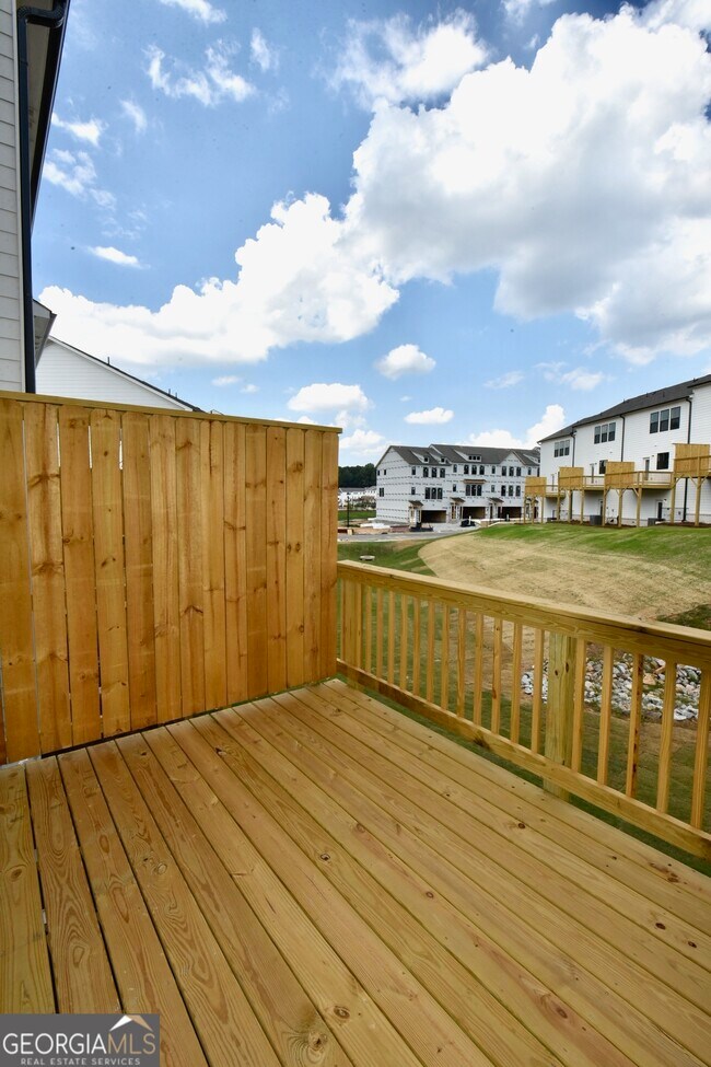 Building Photo - 2839 Rosehall Way