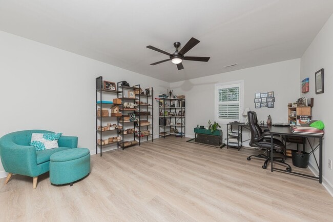 Building Photo - Coastal Elegance on a Spacious Corner Lot in Kings Harbor