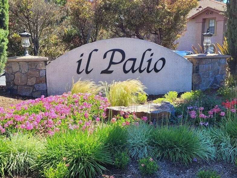 Building Photo - 12083 Alta Carmel Ct