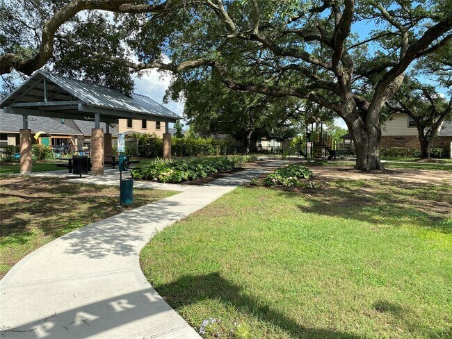 Building Photo - 12531 Lake Portal Dr