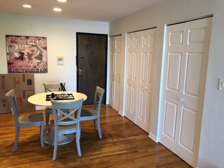 Entrance Closets - 1750 N Mohawk St