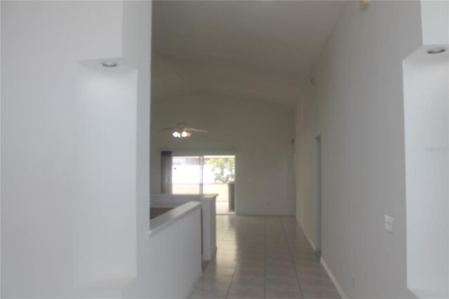 Building Photo - 462 Kassik Cir