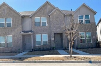 Building Photo - 5106 Heritage St