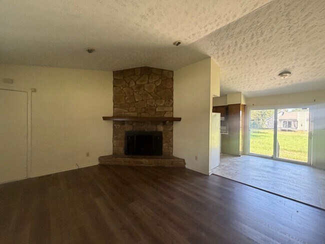 Building Photo - 1855 Berriedale Dr