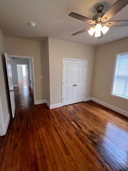 Building Photo - 1005 W High St