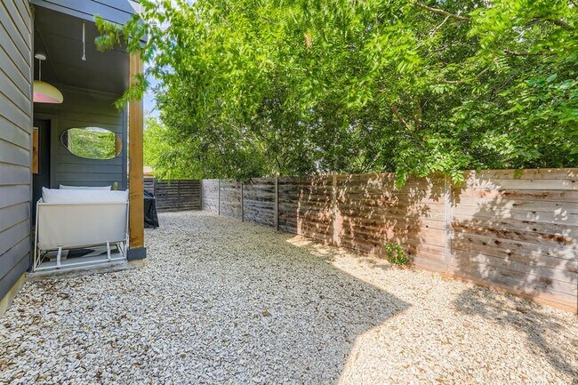 Building Photo - 7311 Providence Ave