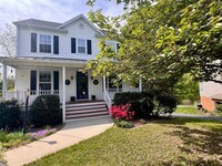 Building Photo - 1093 Wintergreen Ln