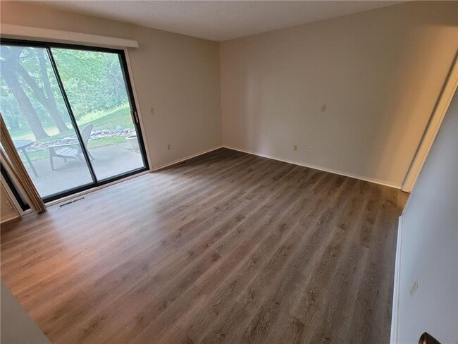 Building Photo - 14321 Fairway Dr