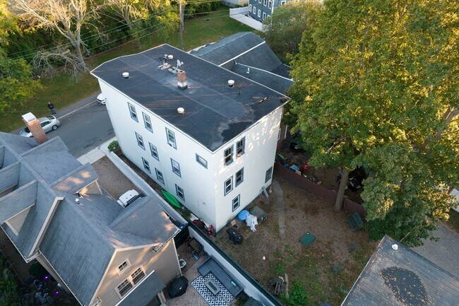 Building Photo - 72 Derby St