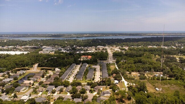 Building Photo - 211 Moultrie Village Ln