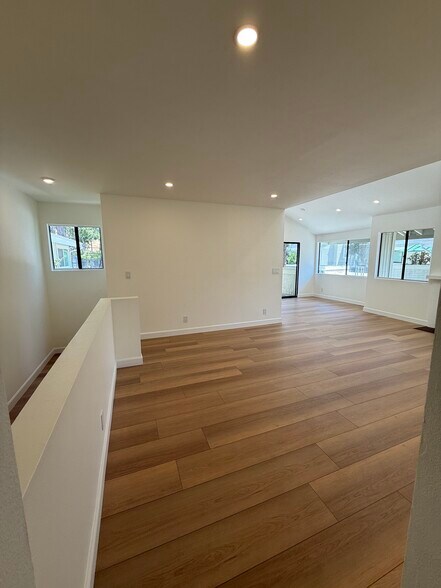 Primary Photo - 22137 Burbank Blvd