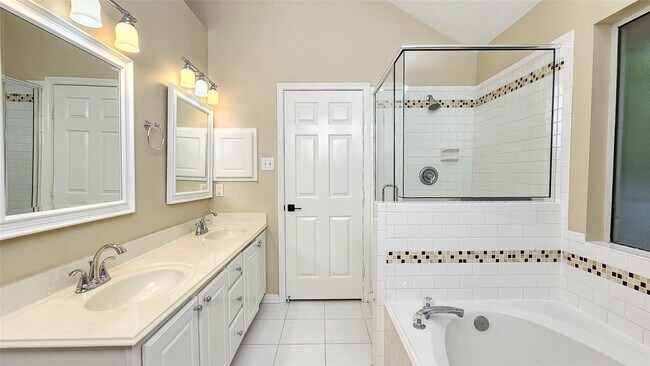 Building Photo - 19 Mystic Glade Ct