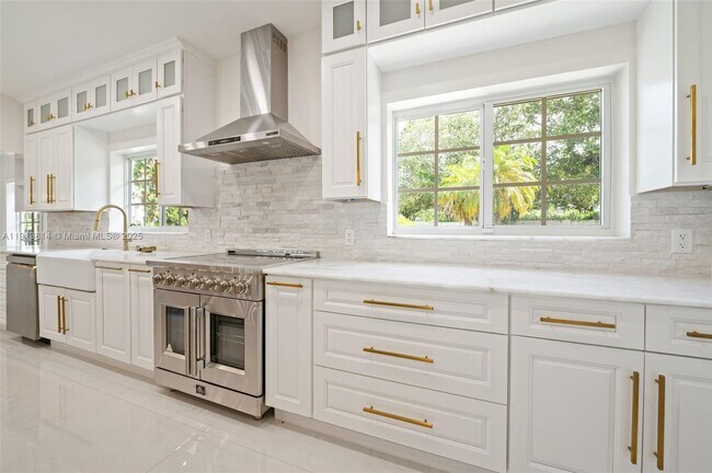 Building Photo - 13000 Old Cutler Rd