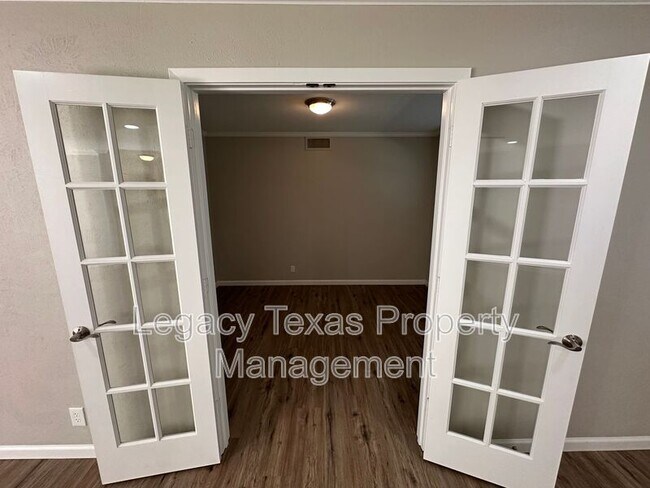 Building Photo - 3613 Wedghill Way