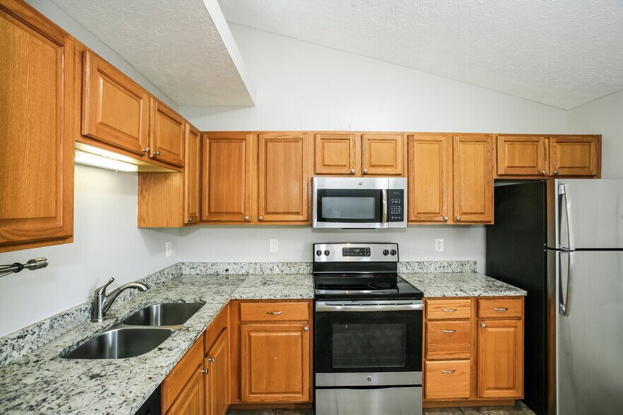 Building Photo - 5426 Claybrooke Dr