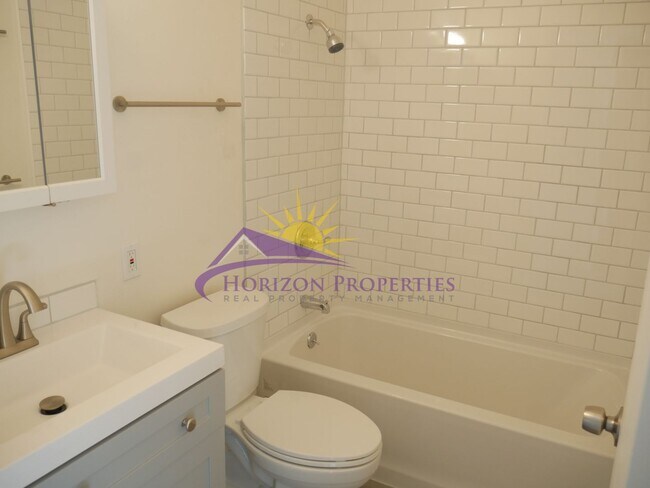 Building Photo - 908 Dornajo Way