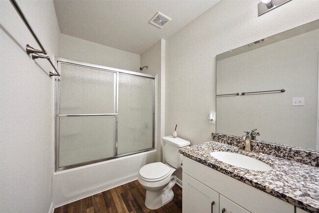 Building Photo - 15536 Briar Forest Dr