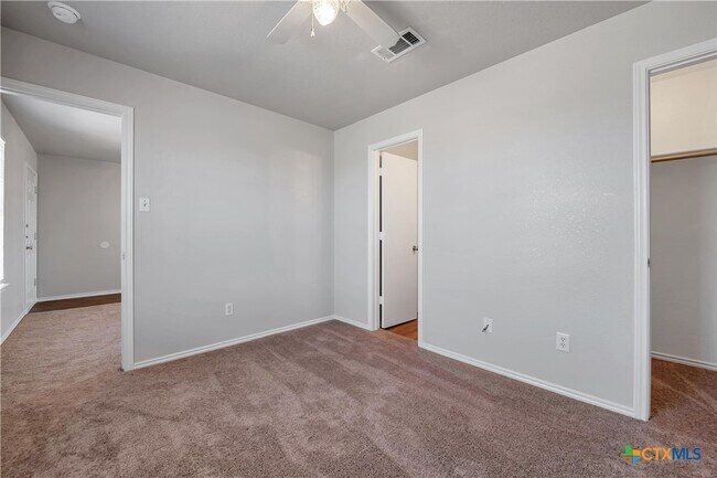 Building Photo - 5808 Greengate Dr