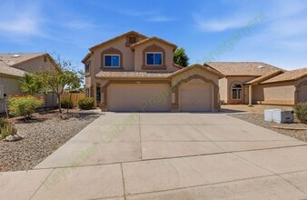 Building Photo - Beautiful Chandler Home with Private Pool in Prime Location!