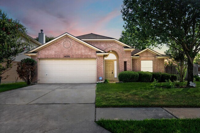 Primary Photo - Bright and Beautiful Open-Concept Home!