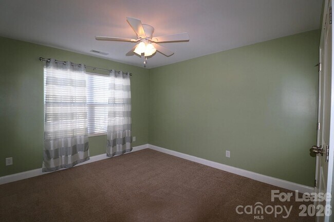 Building Photo - 2090 Shady Pond Dr