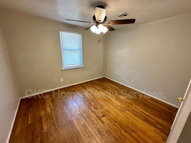 Building Photo - 804 E Steed Dr