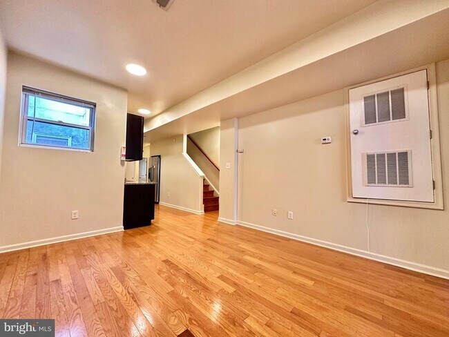 Primary Photo - 2233 N Camac St