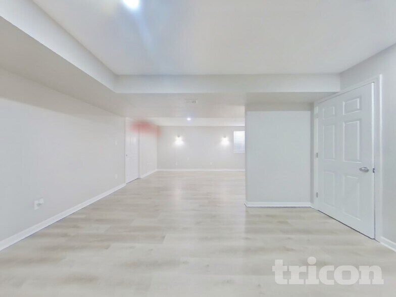 Building Photo - 2220 Makayla Ln