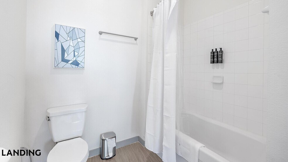 Building Photo - 101 S Center St