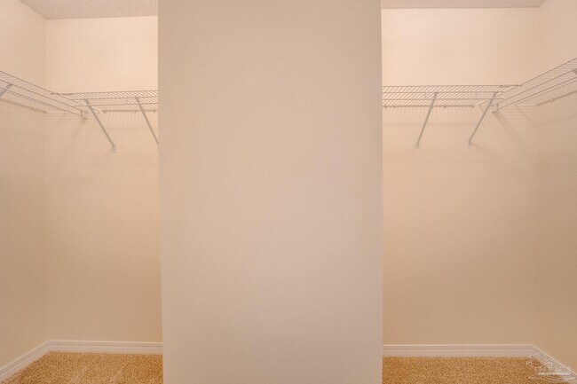 Building Photo - 3012 Classic Dr