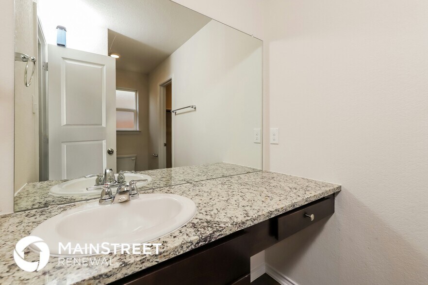 Building Photo - 6614 Legato Curv