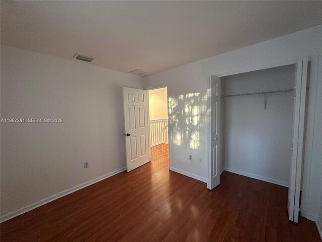 Building Photo - 2615 SE 15th Pl