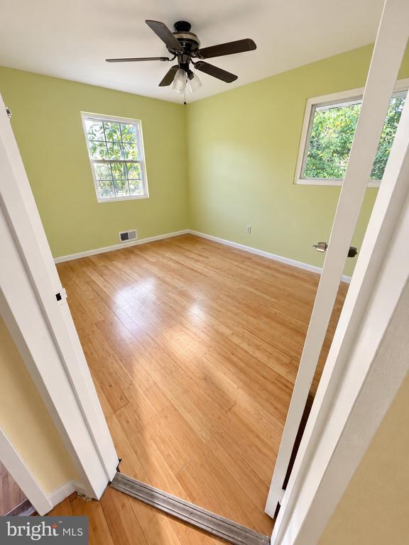Building Photo - 4 Lakecrest Cir