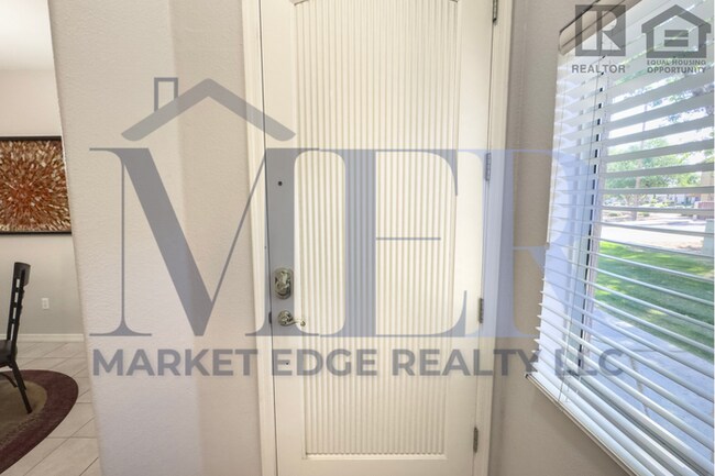 Building Photo - 2Bed/2Bath Furnished Condo in Superstition Springs -- Golf Course Views! -- 2 Car Garage!