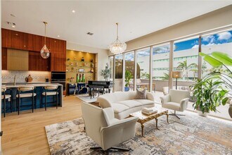 Building Photo - 2678 Tigertail Ave