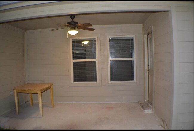 Building Photo - 701 Cheyenne Dr