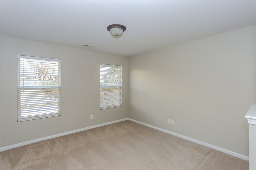 Building Photo - 12910 Rothe House Rd