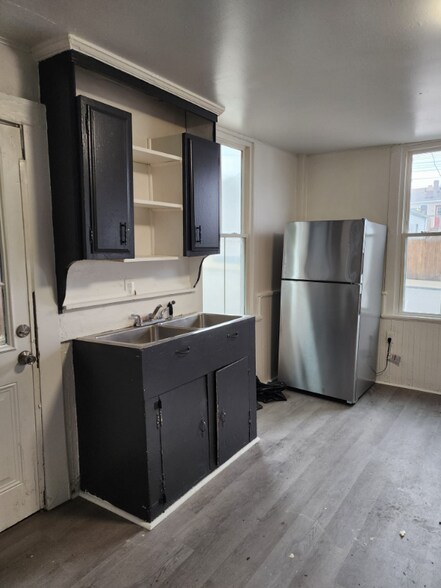 Building Photo - 16 3rd St