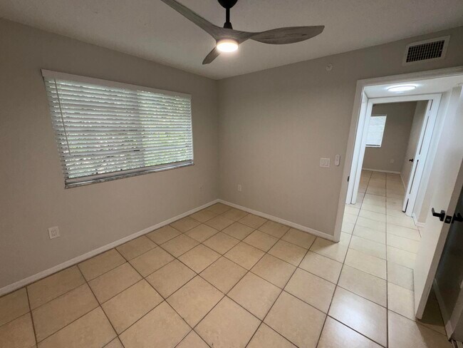 Building Photo - 8945 Okeechobee Blvd