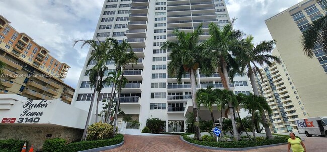 Building Photo - 3140 S Ocean Dr