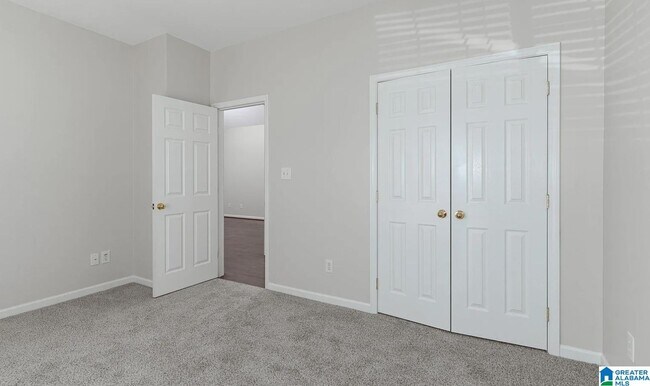 Building Photo - 115 Charlton Ln