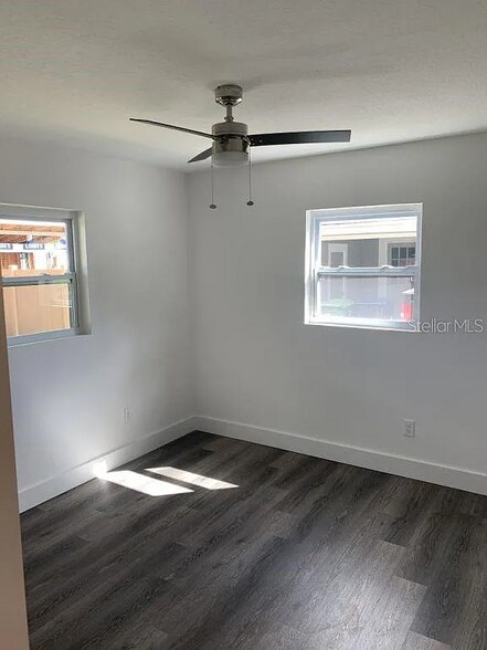 Building Photo - 4229 W Bay Vista Ave