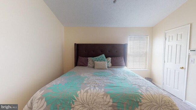 Building Photo - 12021 Calico Woods Dr