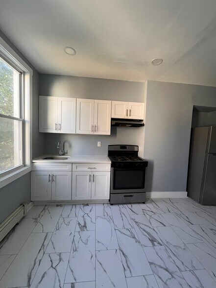 Building Photo - 220 Bidwell Ave