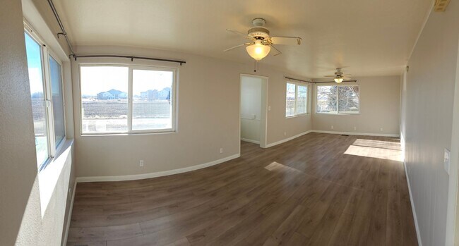 Building Photo - McD--445