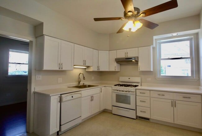 Building Photo - 4041 N Monticello Ave