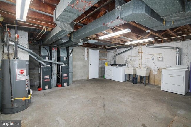 Building Photo - 2702 Cranston Rd