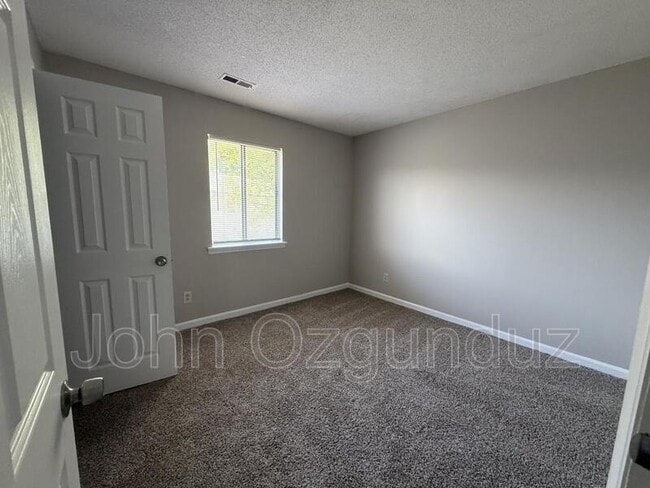 Building Photo - 2814 Rochelle St